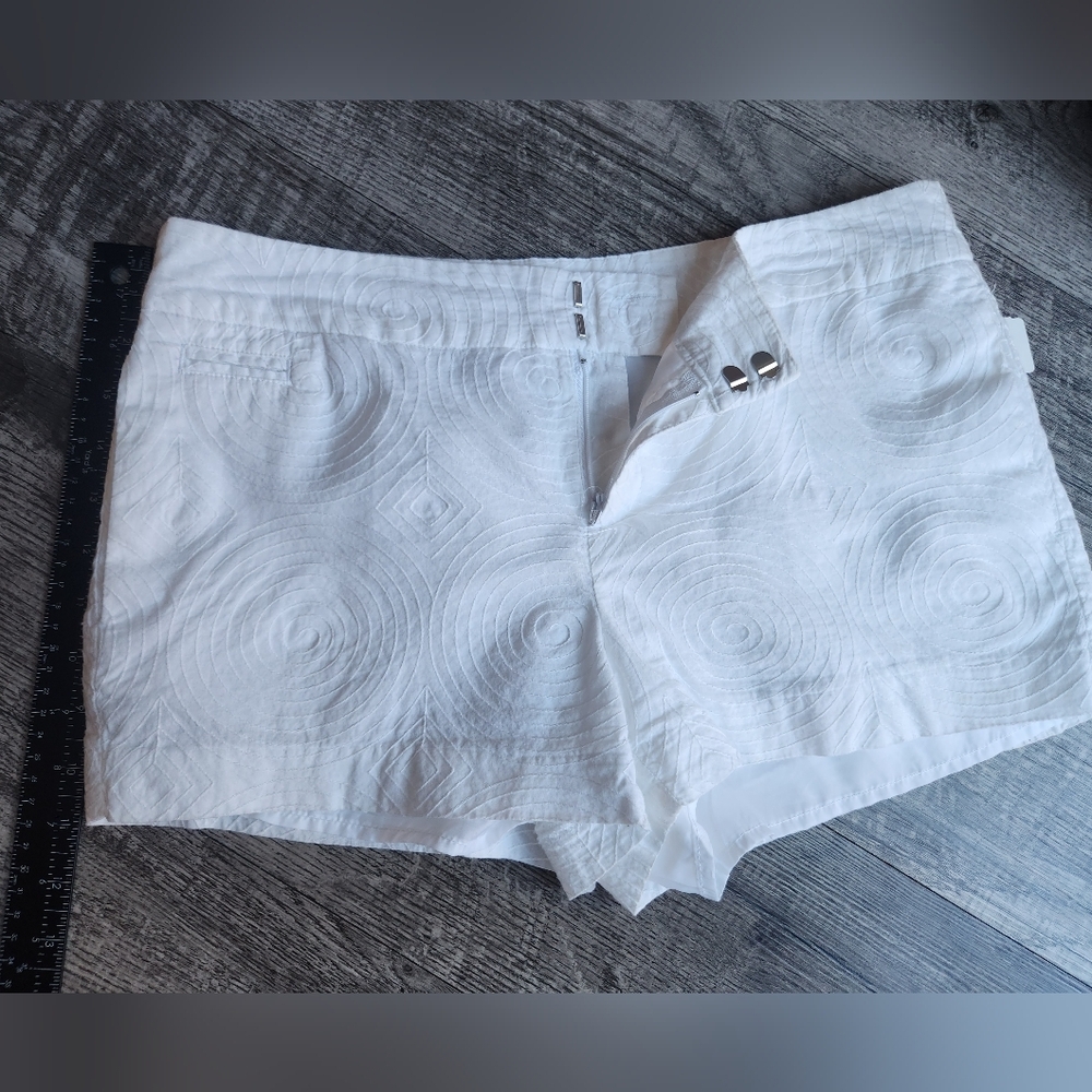 Apostrophe White Shorts Lined Lightweight Textured Design Size 8p